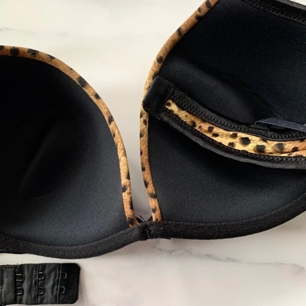 Maidenform Wirefree Plunging Leopard Print Bra 34C